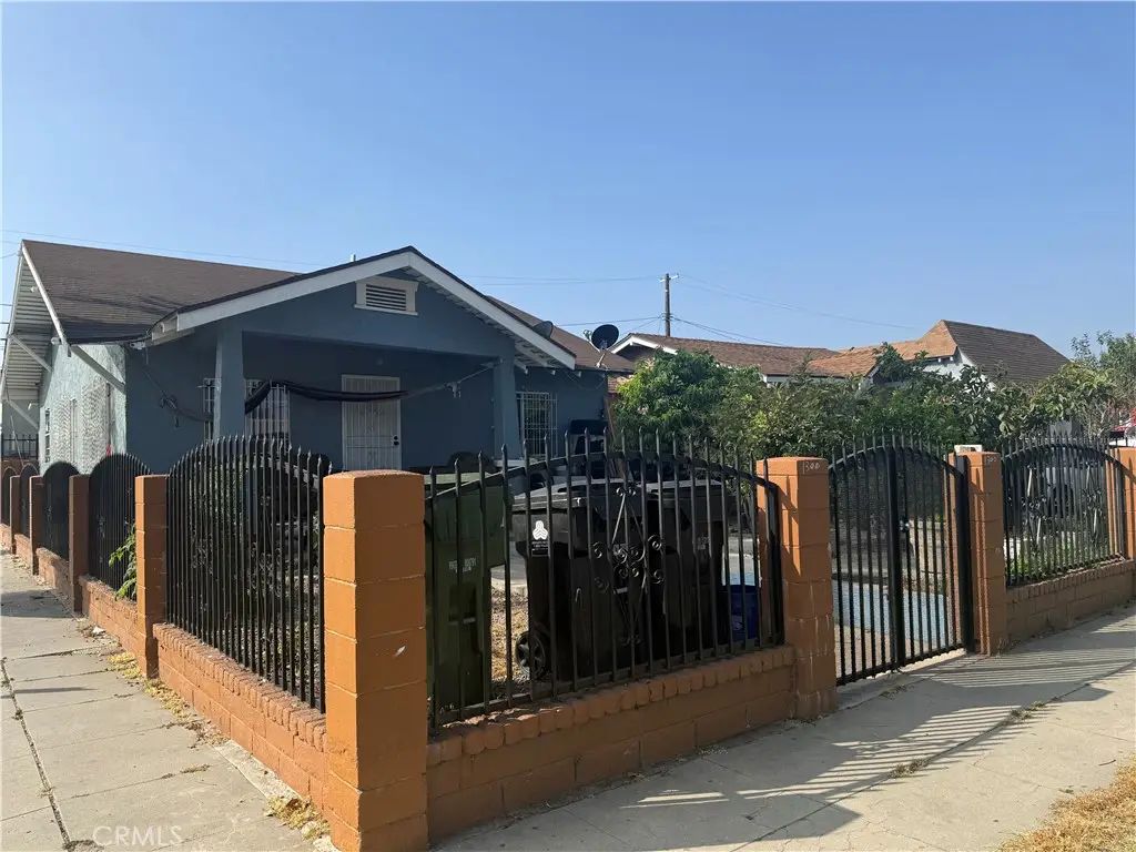 1300 W 71st, Los Angeles, CA 90044 - #1