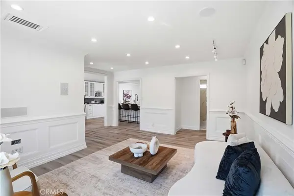 17721 Burbank, Encino, CA 91316
