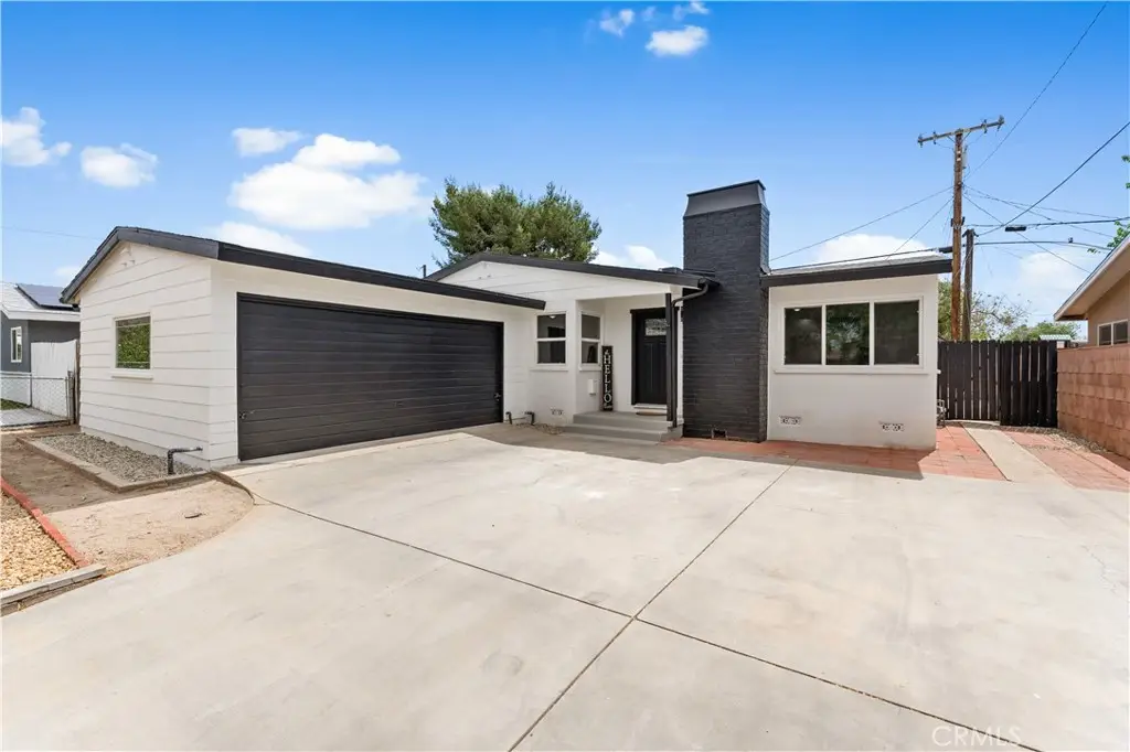 318 W Avenue J10, Lancaster, CA 93534 - #1