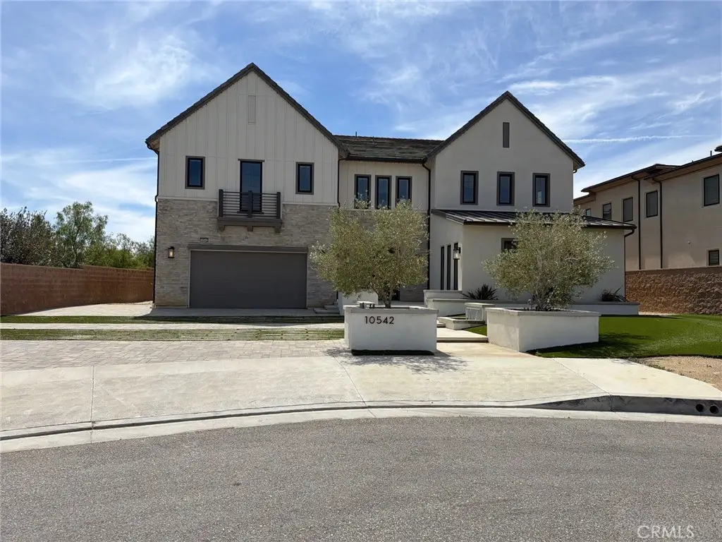 10542 Wood Briar Court, Chatsworth, CA 91311 - #1