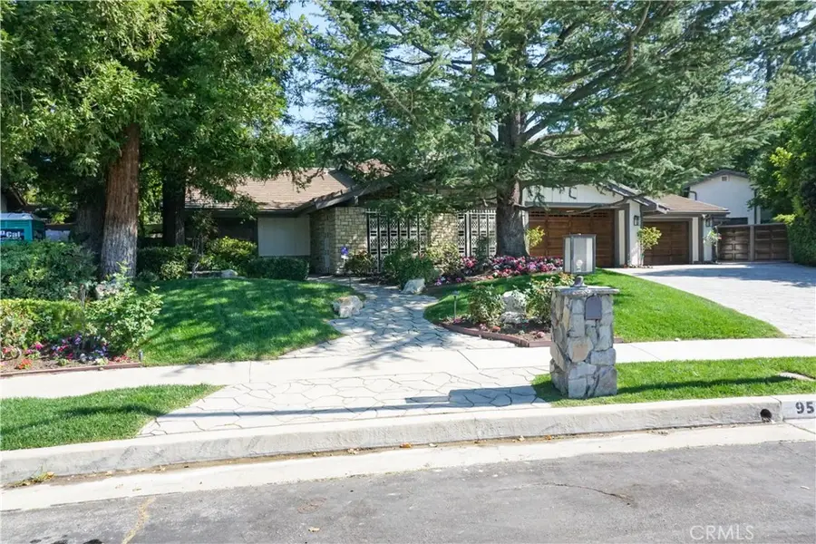 9516 Capistrano, Chatsworth, CA 91311 - #2