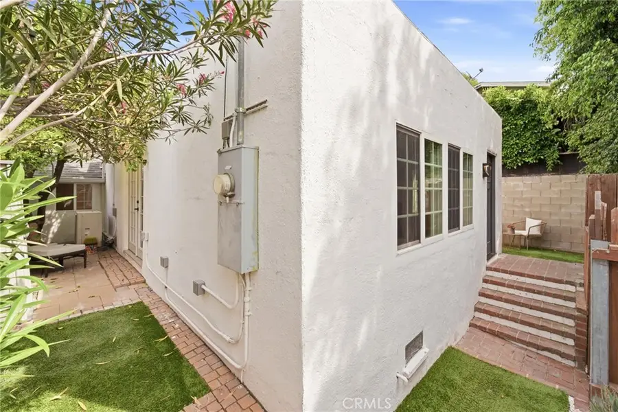 12063 Woodbridge Street, Studio City, CA 91604 - #2