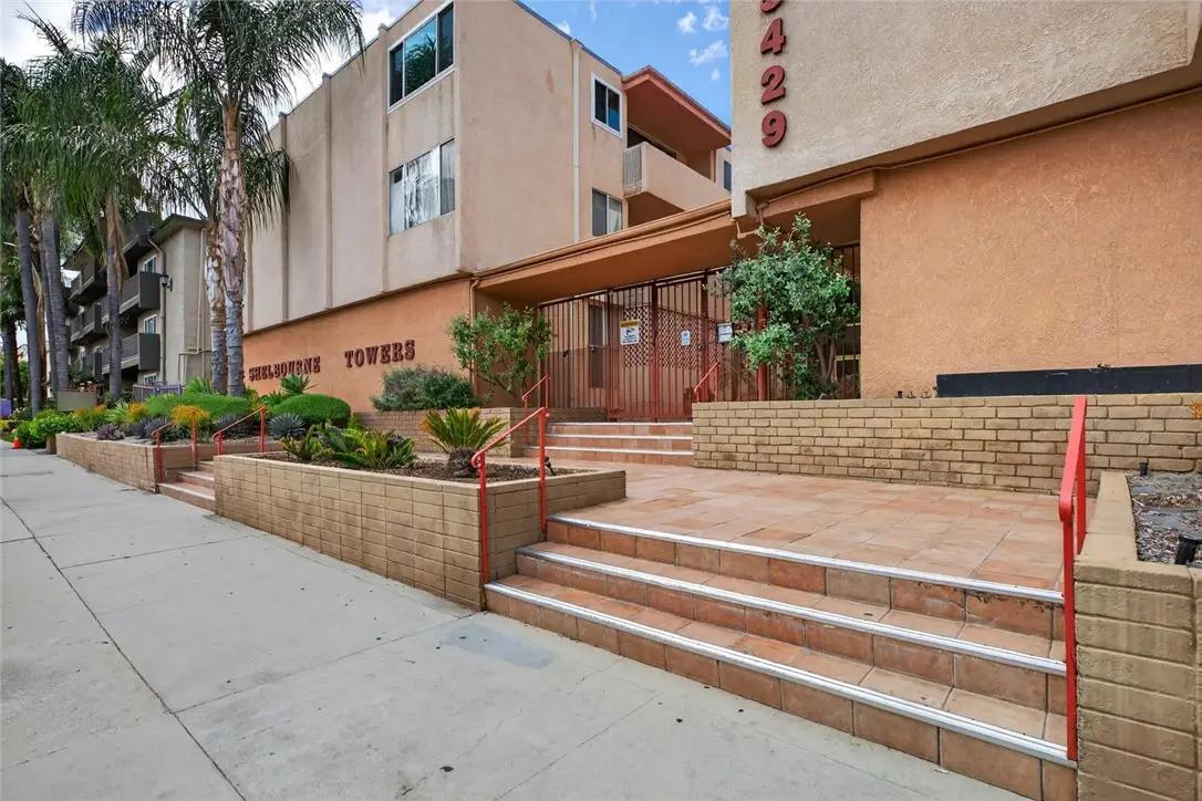 5429 Newcastle #204, Encino, CA 91316 - #1
