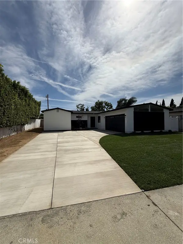 6902 Lasaine Avenue, Lake Balboa, CA 91406