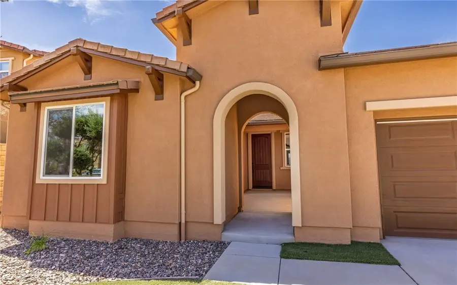 19122 Graham, Saugus, CA 91350 - #2