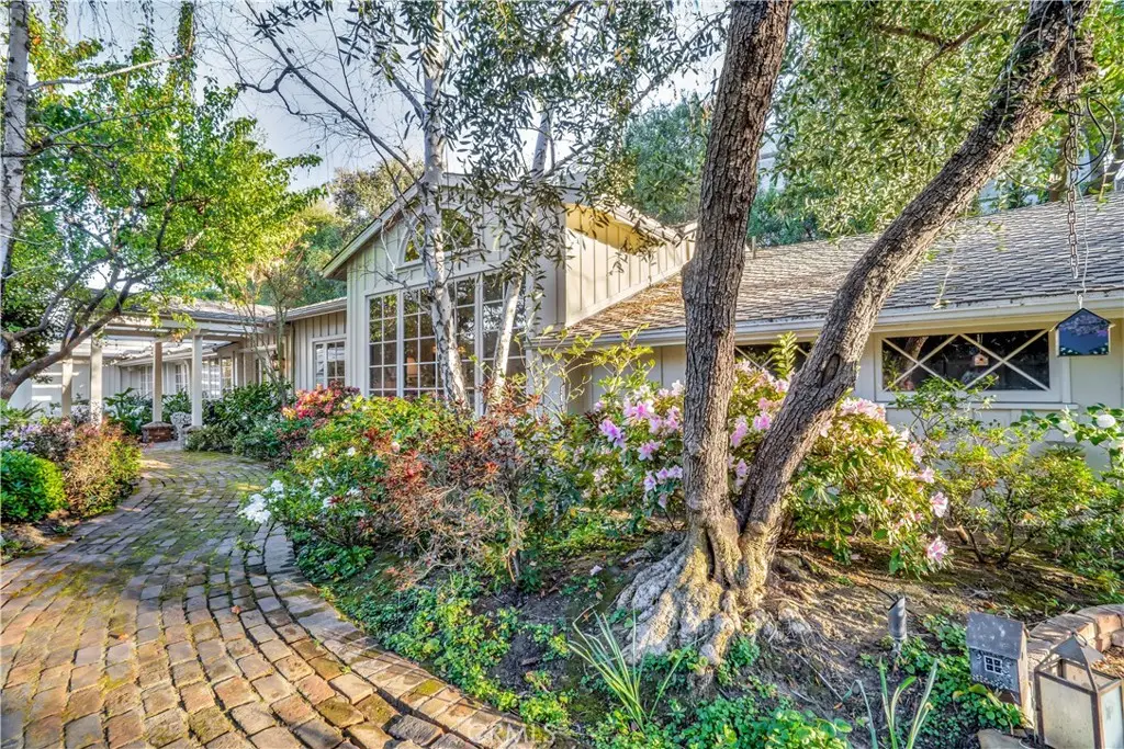 17420 Rancho, Encino, CA 91316 - #1