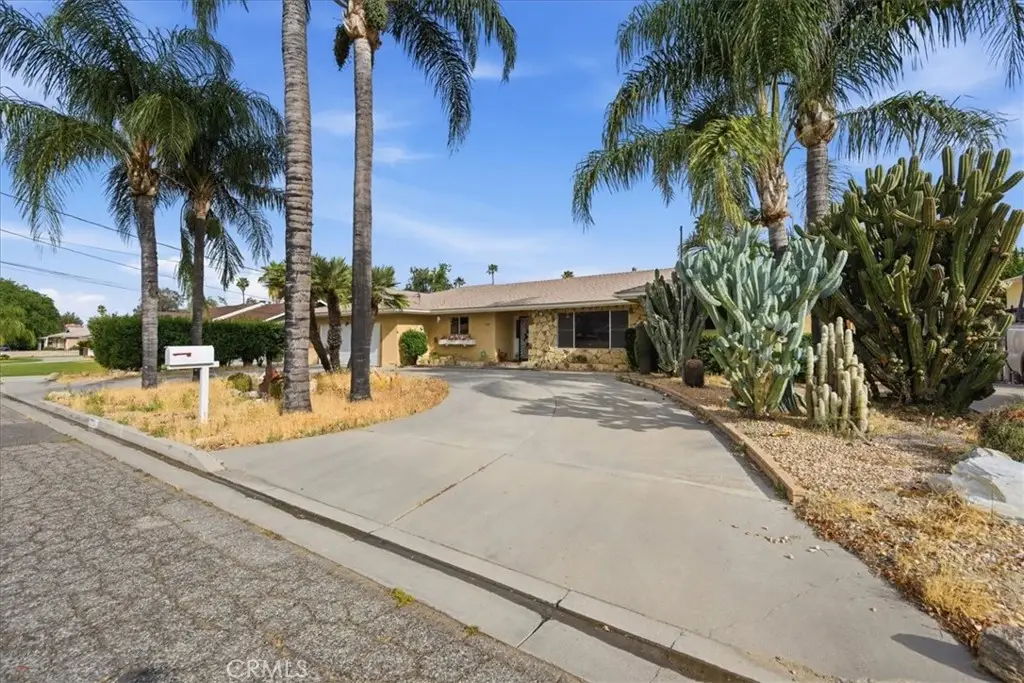 2004 E Campus, Hemet, CA 92544 - #1