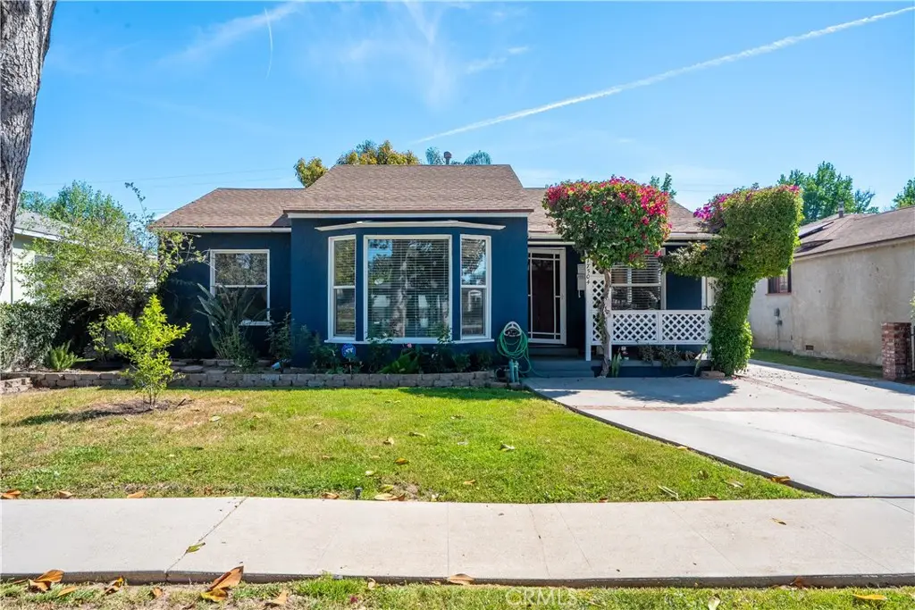 17504 Hamlin, Lake Balboa, CA 91406 - #1