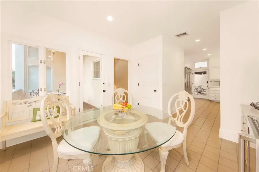 3546 Dixie Canyon Pl, Sherman Oaks, CA 91423 - #3