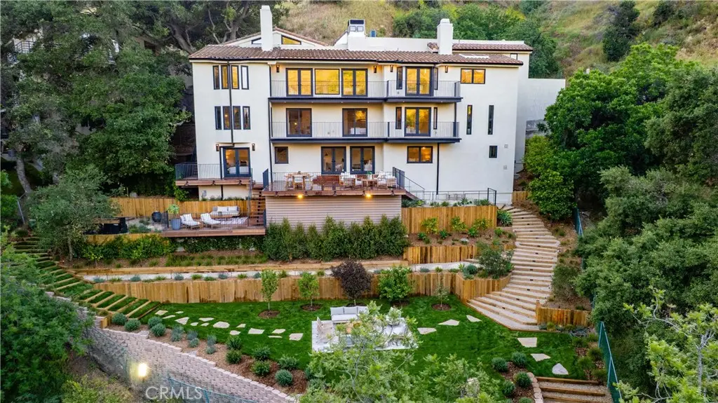 3636 Camino De La Cumbre, Sherman Oaks, CA 91423 - #1