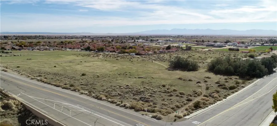 1 30th Street W, Rosamond, CA 93560 - #3