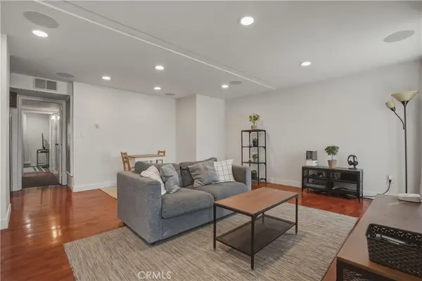 6151 Reseda Boulevard #13, Tarzana, CA 91335