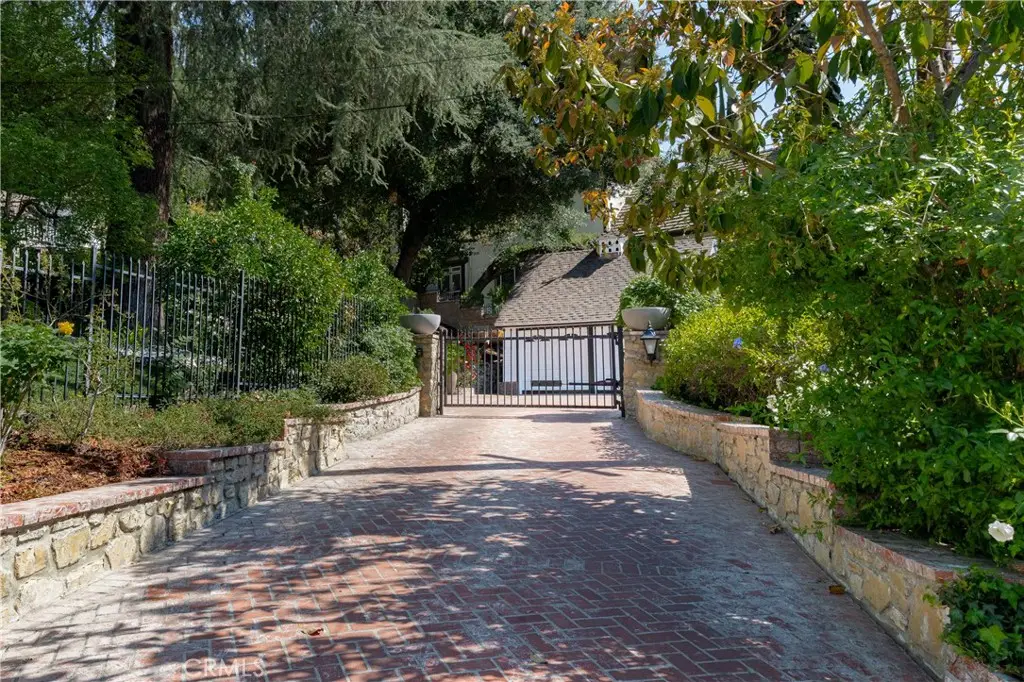 4650 Encino Avenue, Encino, CA 91316 - #1