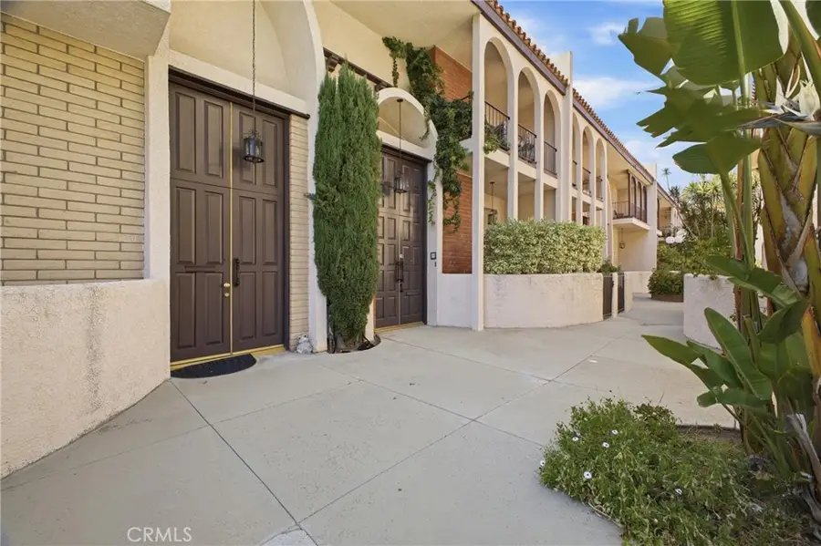 5477 Nestle Avenue #11, Tarzana, CA 91356 - #3
