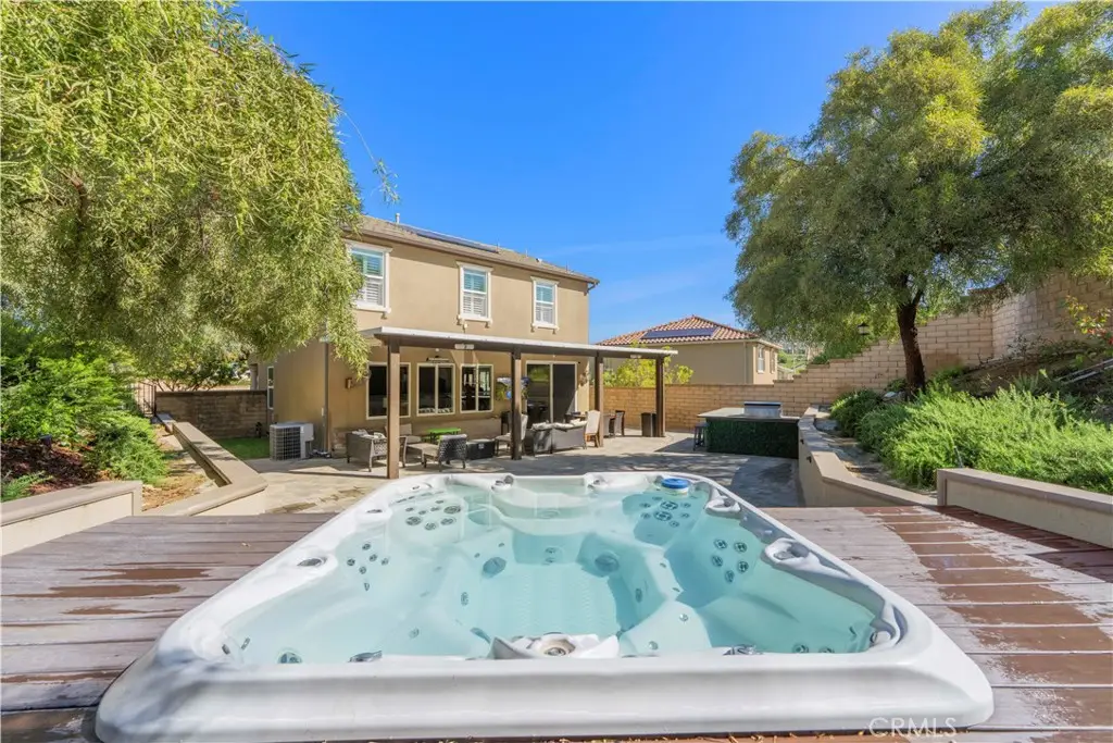 19890 Holly Drive, Saugus, CA 91350 - #1