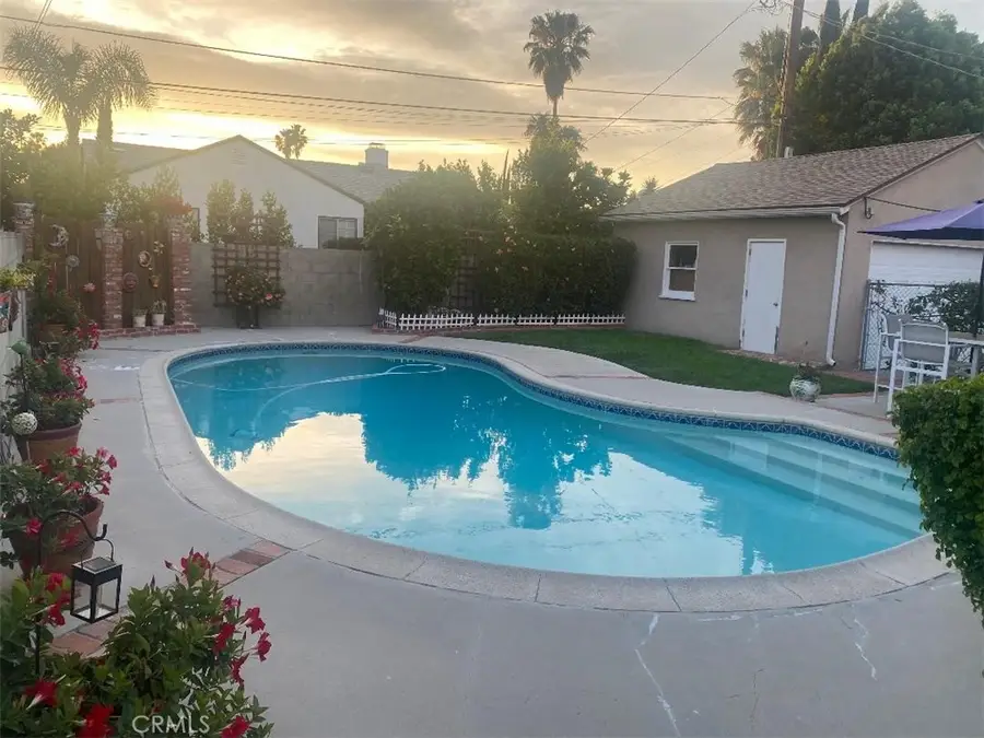 6347 Bovey Avenue, Tarzana, CA 91335 - #2