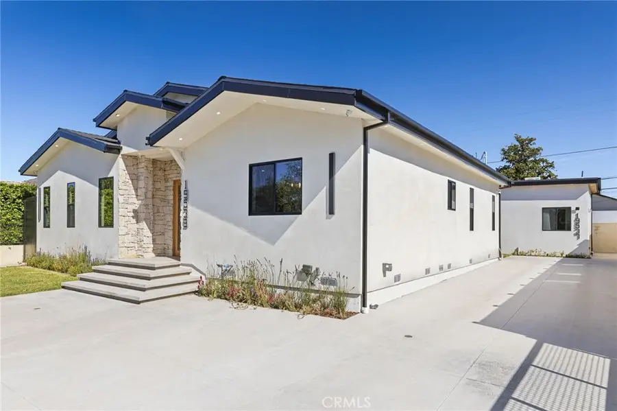 19539 Mobile Street, Reseda, CA 91335 - #3