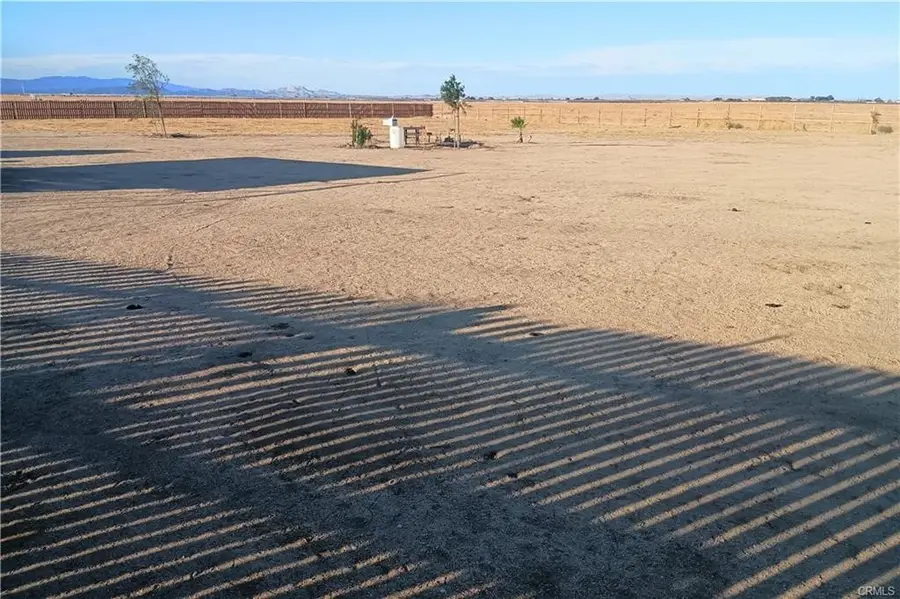 105 W Avenue H, Lancaster, CA 93535 - #2