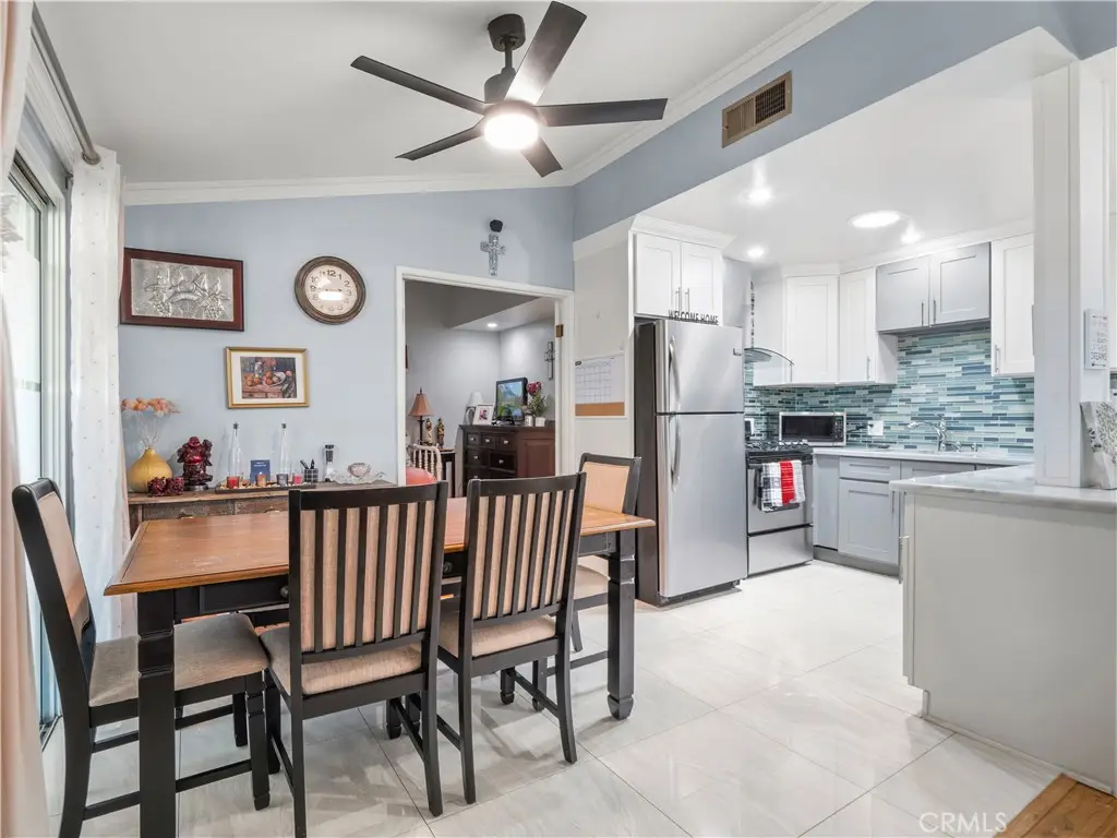26835 Avenue Of The Oaks #B, Newhall, CA 91321 - #1