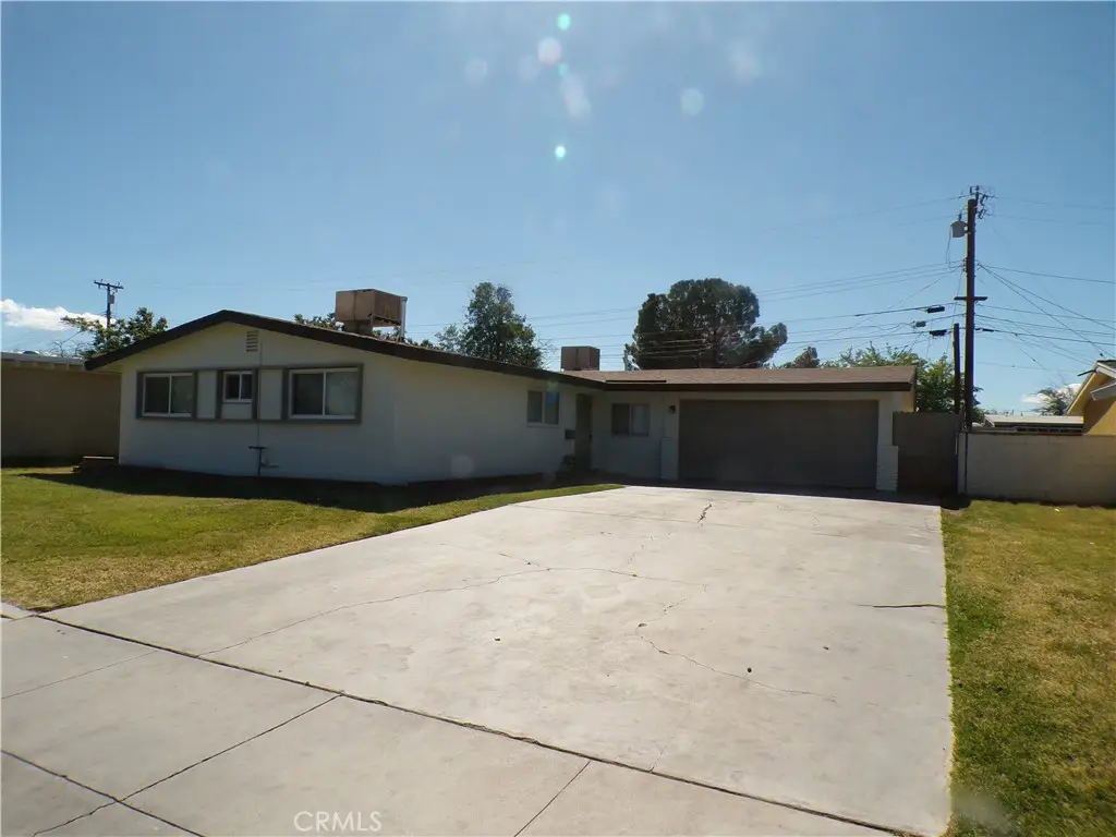 44715 5th Street E, Lancaster, CA 93535 - #1