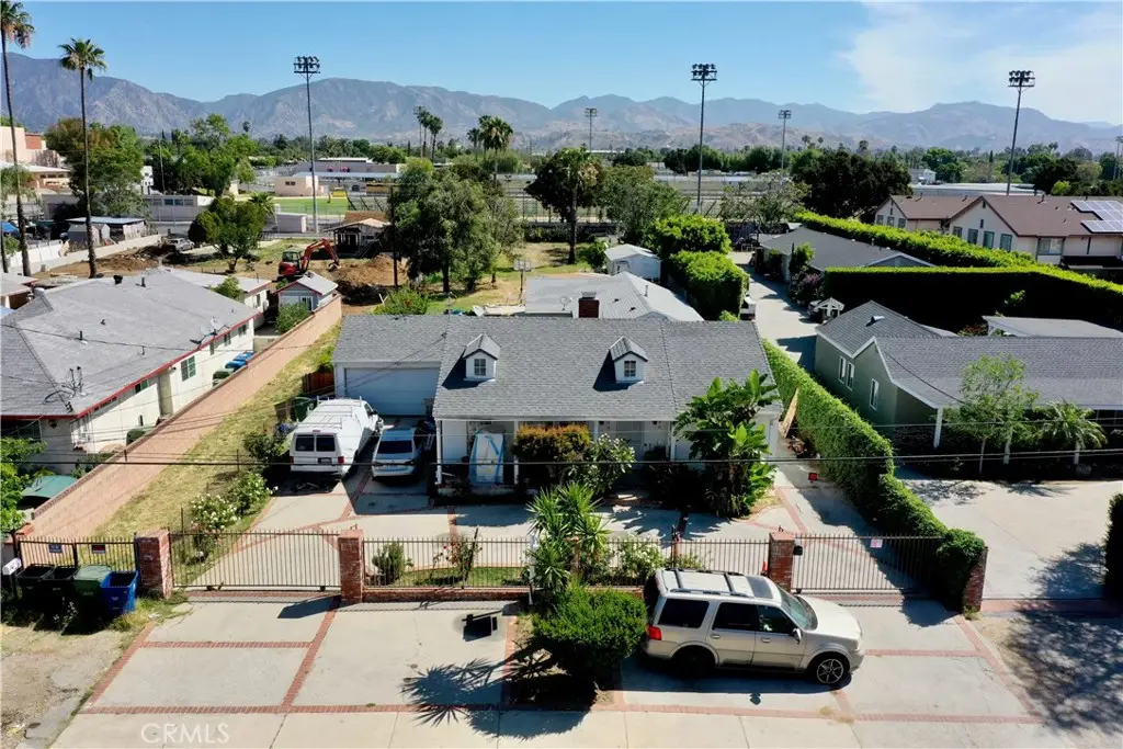 10918 Laurel Canyon, San Fernando, CA 91340 - #1