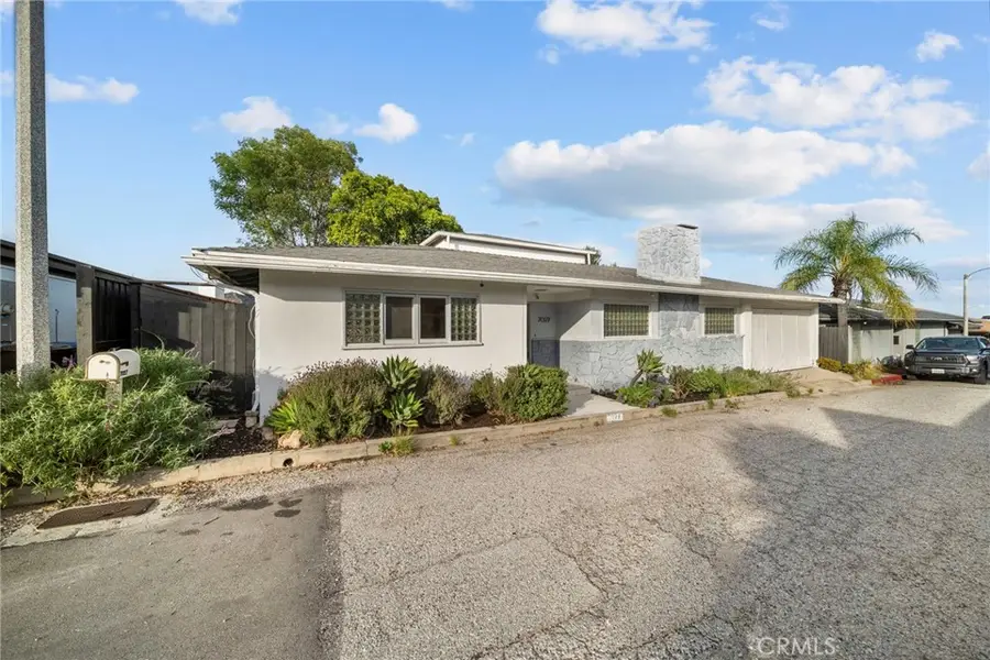 7027 Macapa, Los Angeles, CA 90068 - #2