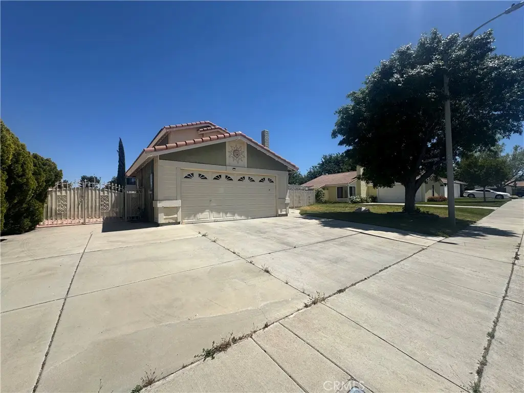 37806 Sulphur Springs, Palmdale, CA 93552 - #1