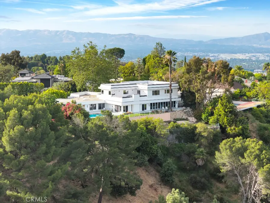 2906 Elvido Drive, Los Angeles, CA 90049 - #2