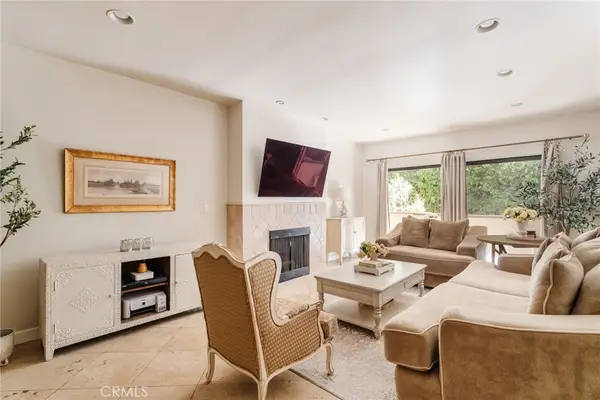 2332 Fox Hills #103, Los Angeles, CA 90064