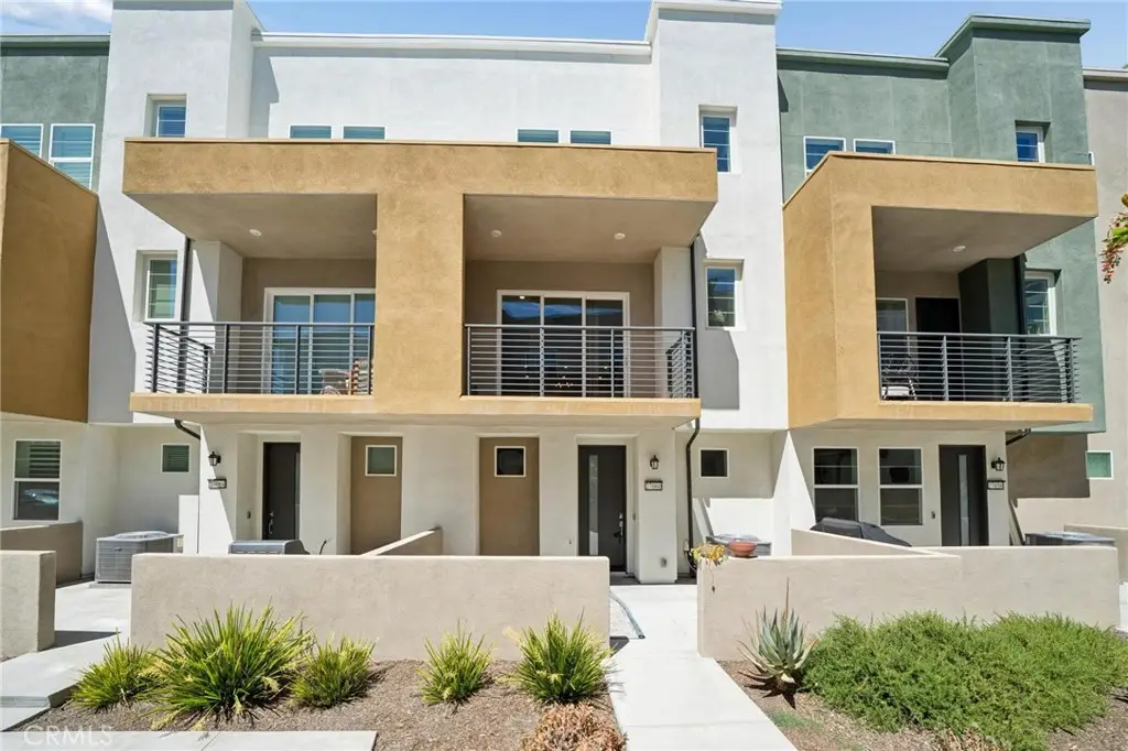 27060 Deer Way, Valencia, CA 91381 - #1