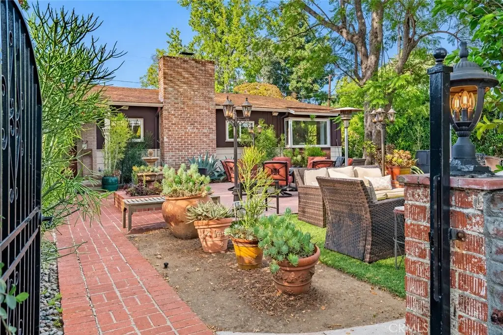 13405 Tiara Street, Valley Glen, CA 91401 - #1