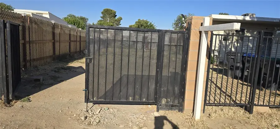 43310 Fairglen Road, Lancaster, CA 93535 - #2