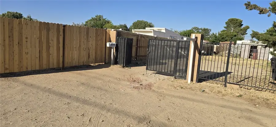 43310 Fairglen Road, Lancaster, CA 93535 - #3