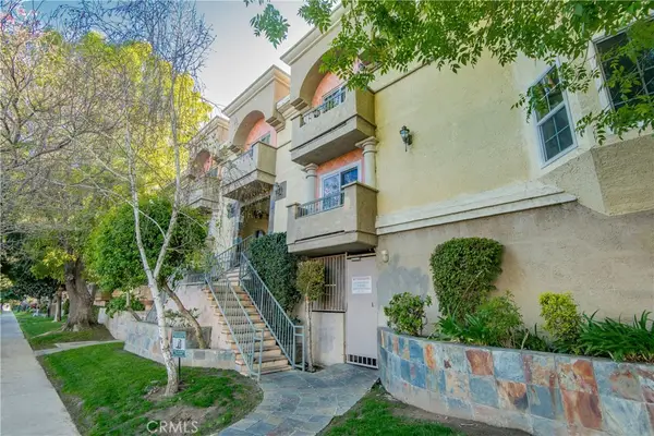 7045 Woodley Avenue #218, Van Nuys, CA 91406