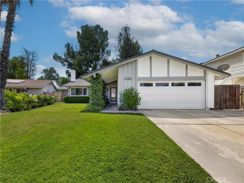 22952 Las Mananitas, Valencia, CA 91354 - #1
