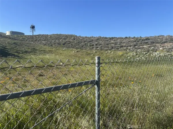 28299 Enderly Street, Canyon Country, CA 91351