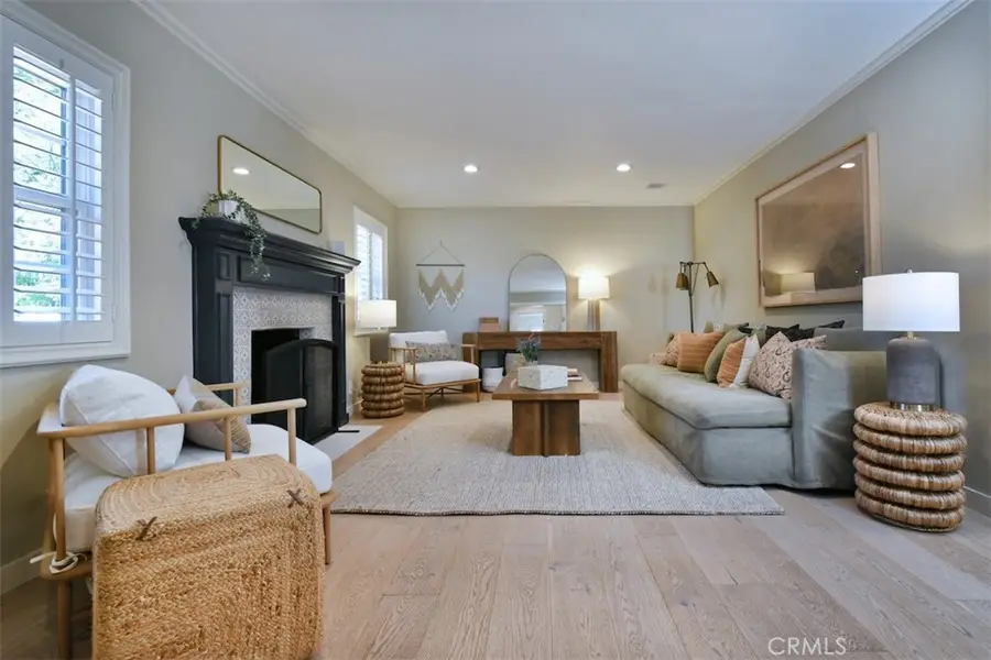 4242 Saugus, Sherman Oaks, CA 91403 - #3