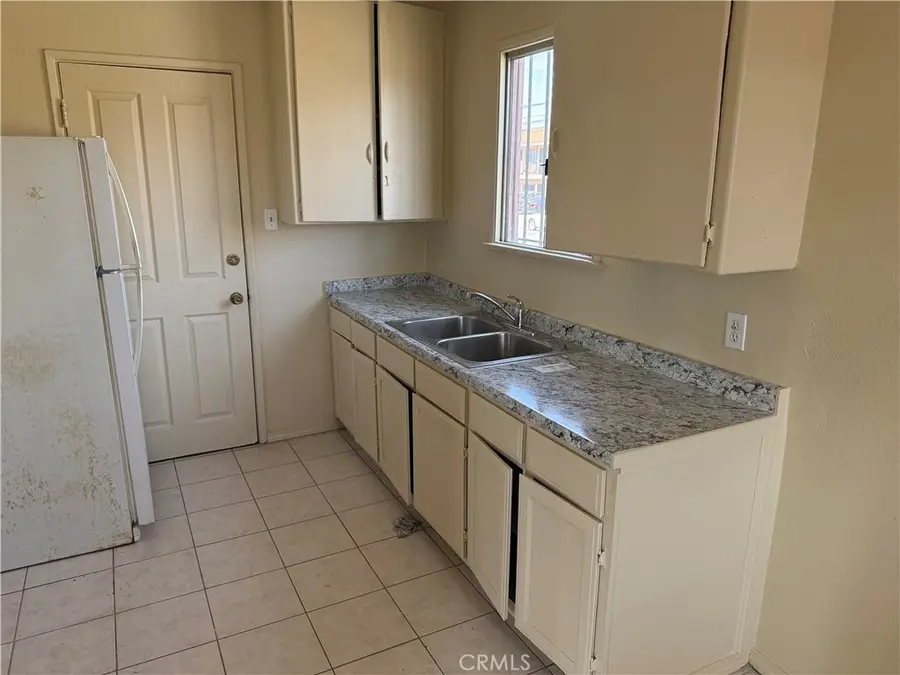 7819 S Hoover, Los Angeles, CA 90044 - #3