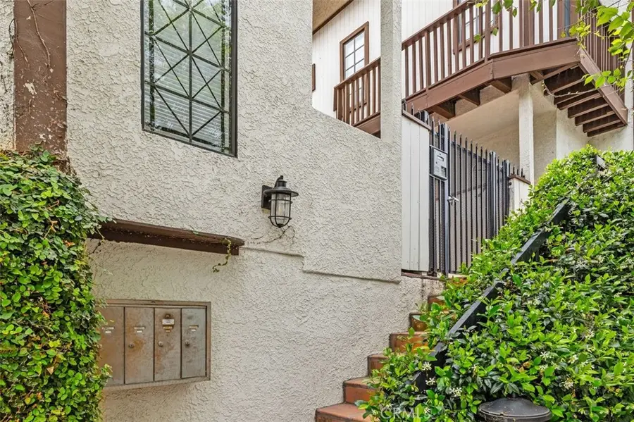 14014 Milbank, Sherman Oaks, CA 91423 - #2