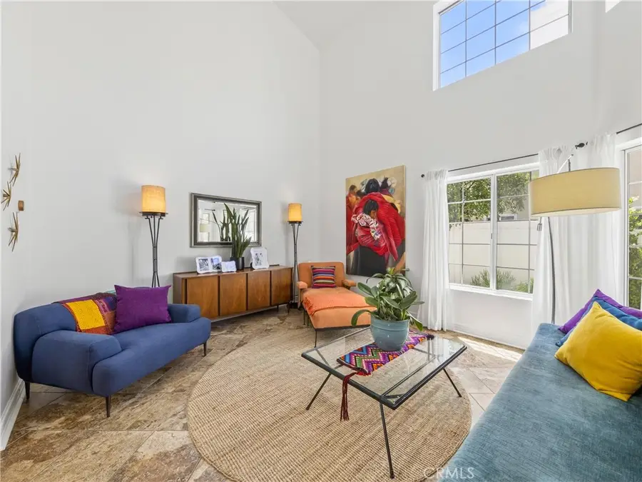 26848 Hummingbird Circle, Canyon Country, CA 91351 - #2