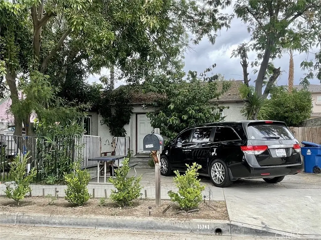 15741 Wyandotte, Van Nuys, CA 91406 - #1