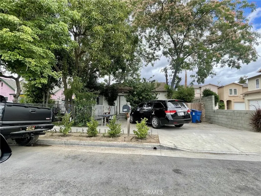 15741 Wyandotte, Van Nuys, CA 91406 - #2