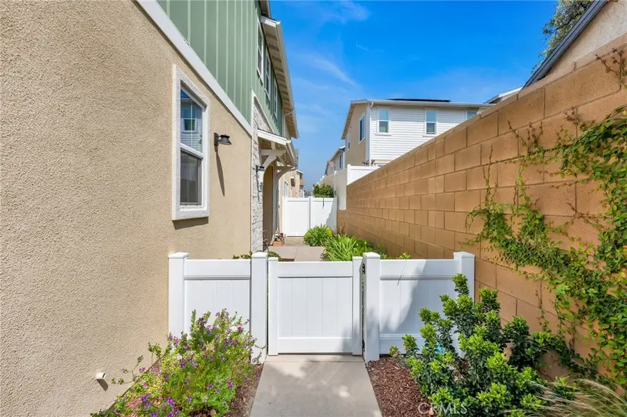 13423 W Saddle Rock Place, Sylmar, CA 91342 - #2