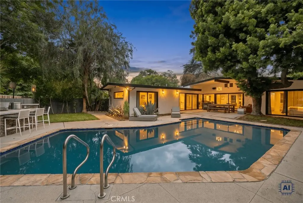 15456 Victory Boulevard, Van Nuys, CA 91406 - #1