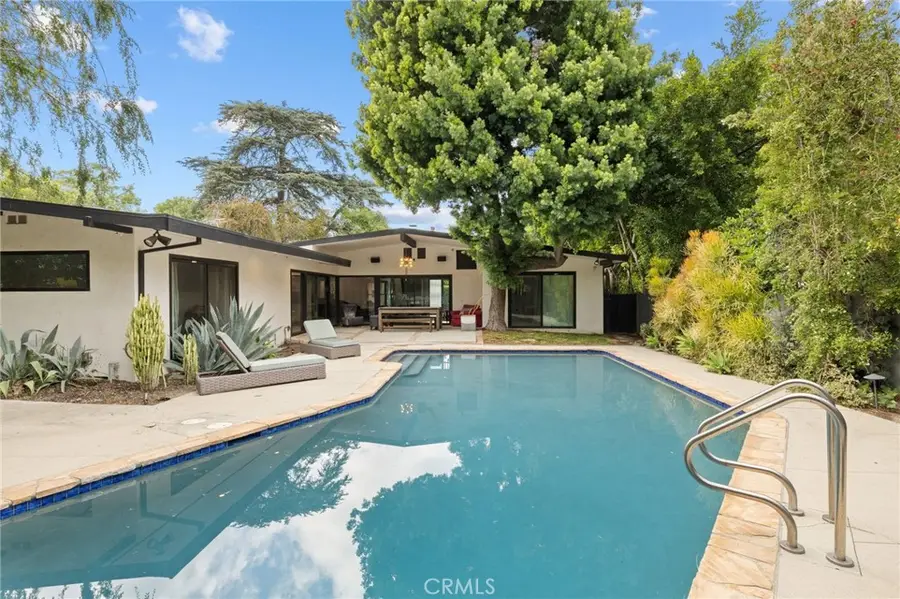 15456 Victory Boulevard, Van Nuys, CA 91406 - #3