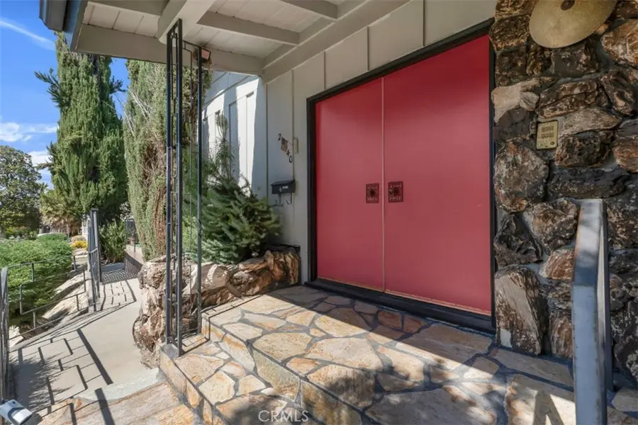 22040 Tiara Street, Woodland Hills, CA 91367 - #2