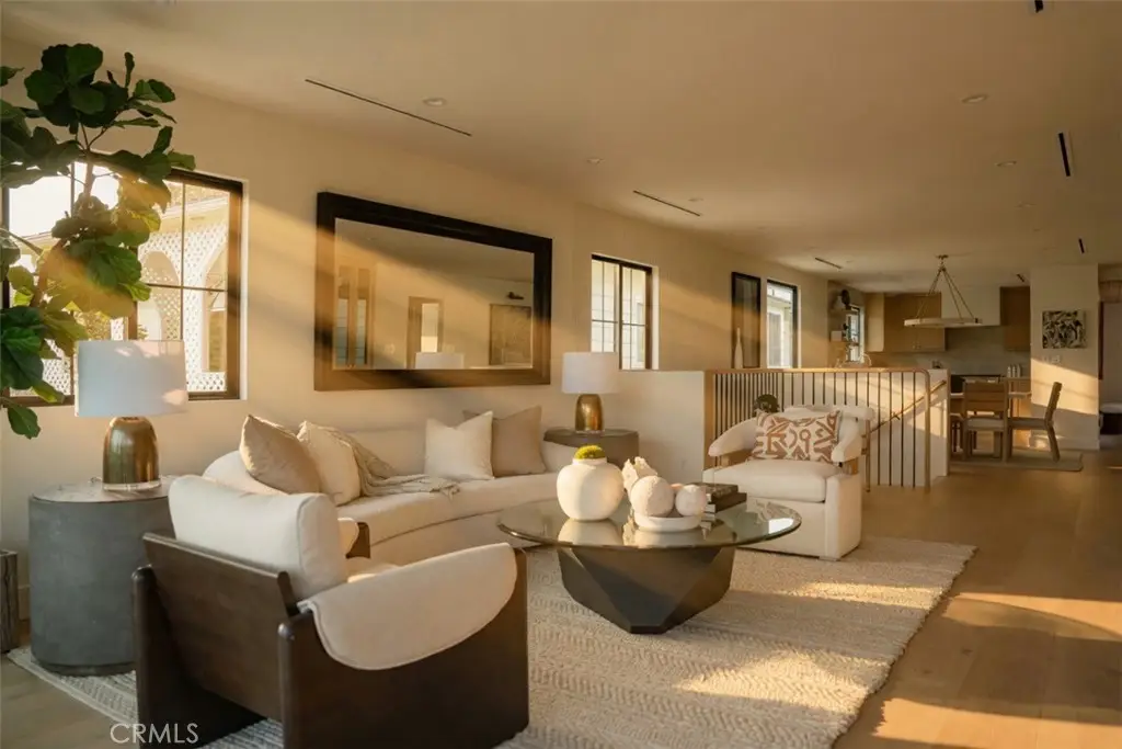 13817 Valley Vista Blvd, Sherman Oaks, CA 91423 - #1