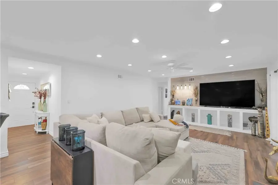 4771 Excelente, Woodland Hills, CA 91364 - #3
