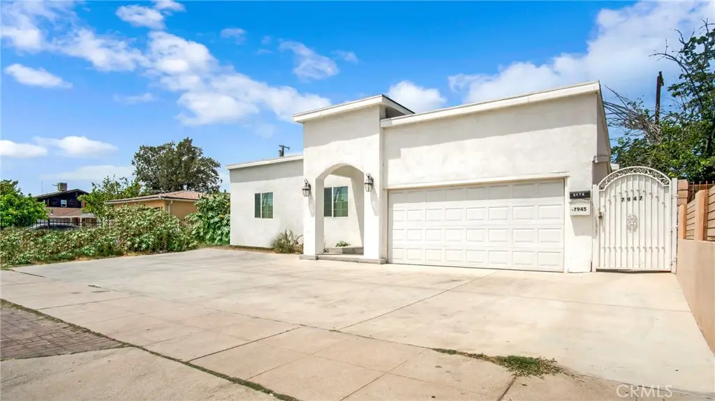 7945 Woodman Avenue, Panorama City, CA 91402 - #1