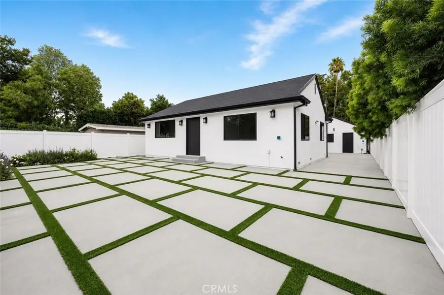 5412 Fallbrook Avenue, Woodland Hills, CA 91367 - #3